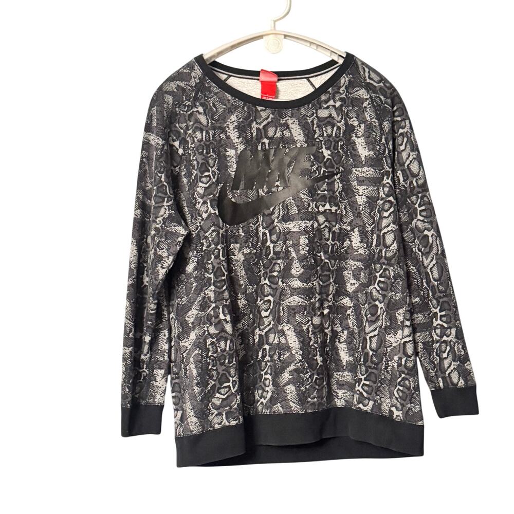 80. Nike HTF Animal Printed Round Neck Long Sleeve Sweatshirt Size Large